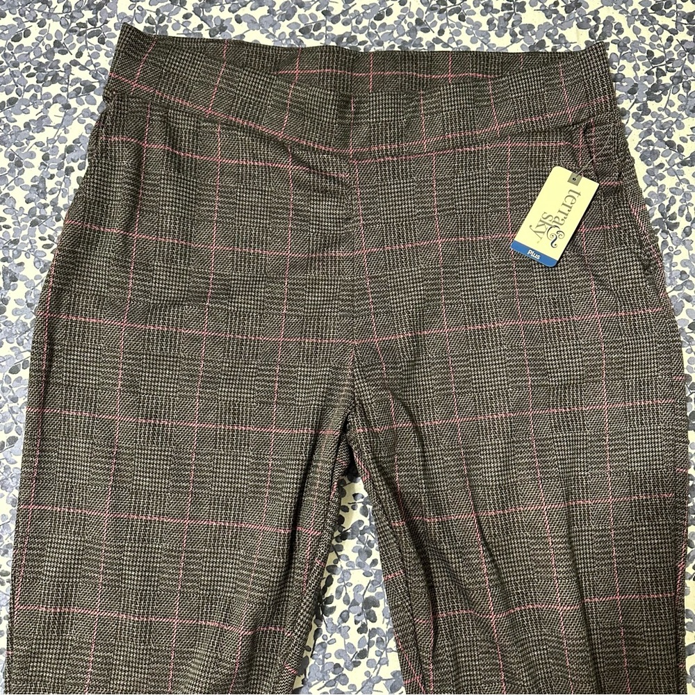 NEW WITH TAG women's bottom pink and grey plaid pants. Business casual attire